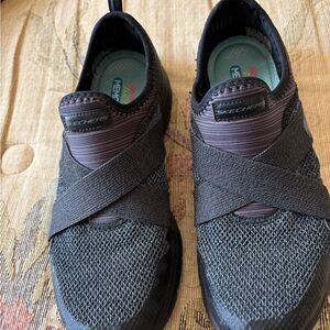 Skechers Woman’s Black Mesh Slip-On Sneakers